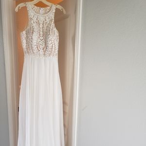 🕊Stunning White Detailed Wedding Dress